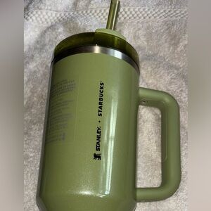 Stanley Starbucks Olive Cup 49 oz NWT